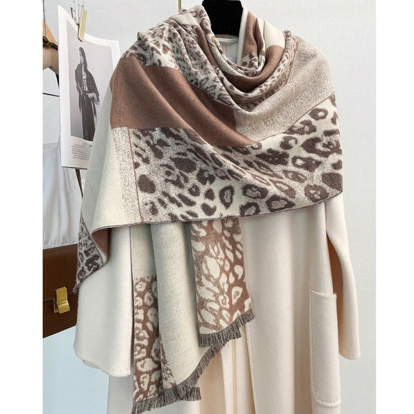 Luxe Leopard Print Fringe Hem Blanket Scarf Shawl - Picture 1 of 6